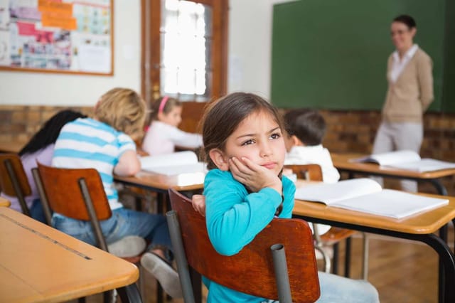 Niño con déficit de atención mejora con tratamiento homeopático según estudio científico